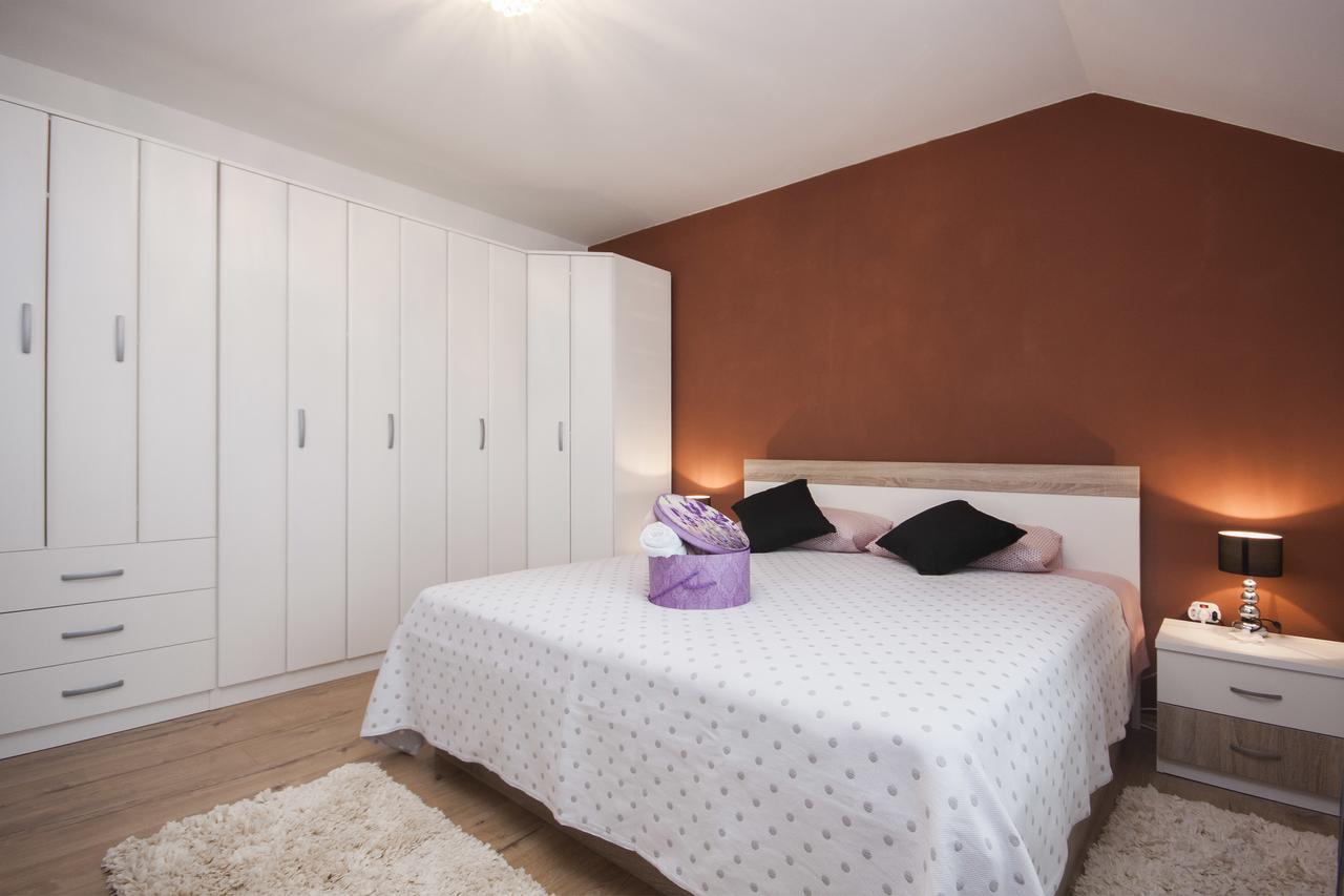 Apartment Dar Murter Esterno foto